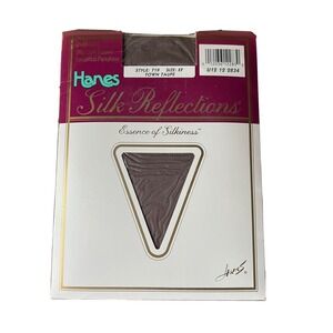 Hanes Pantyhose Silk Reflections Control Top Sandalfoot Size EF Town Taupe